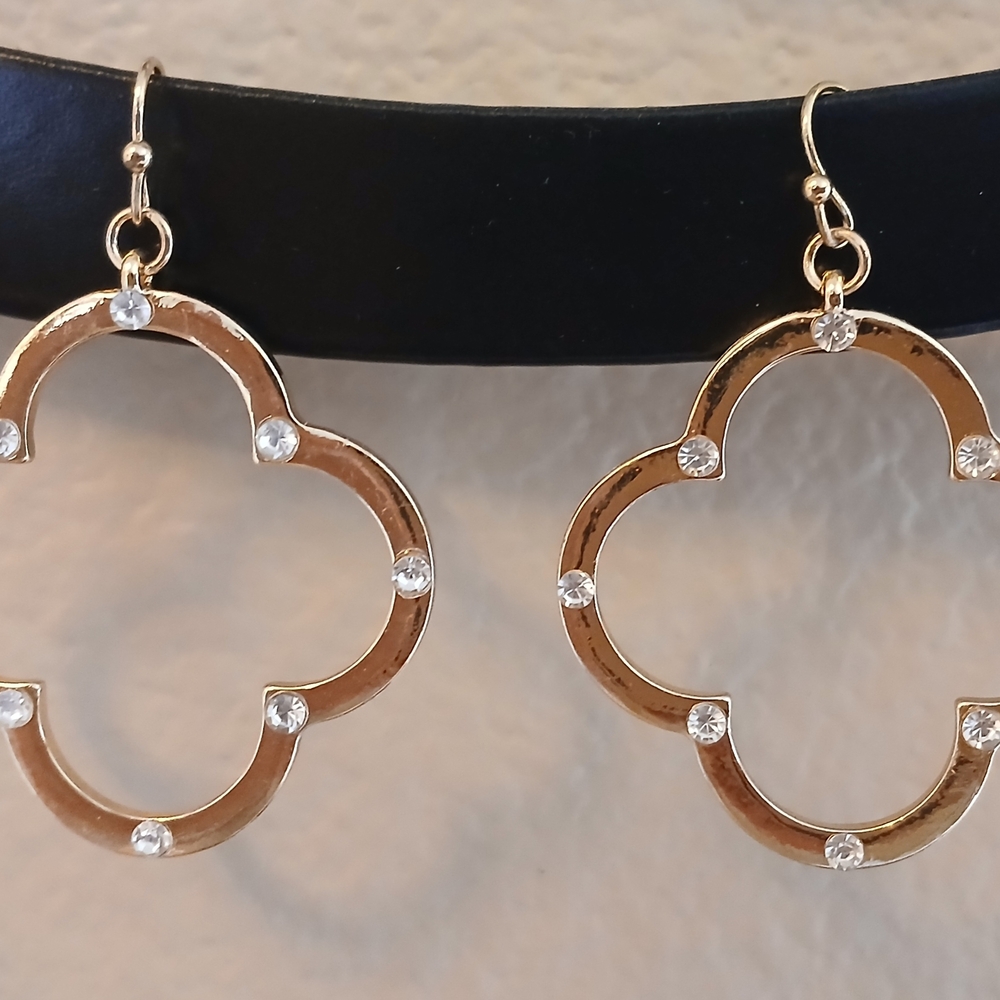 Elegant Gold Clover Earrings